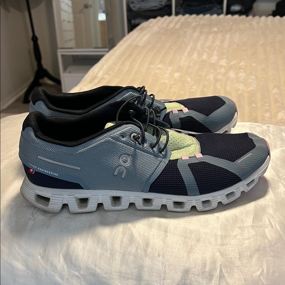 Stylish Women's Athletic Shoes in Mint and Navy